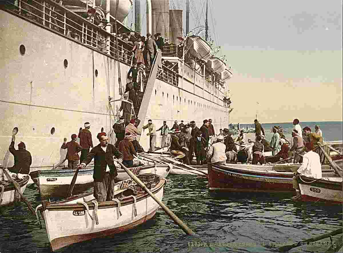 Algiers. Passengers disembarking
