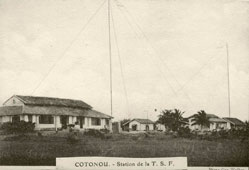 Cotonou. Communication