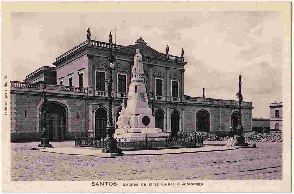 São Paulo. Santos - Statue of Brás Cubas and Customs
