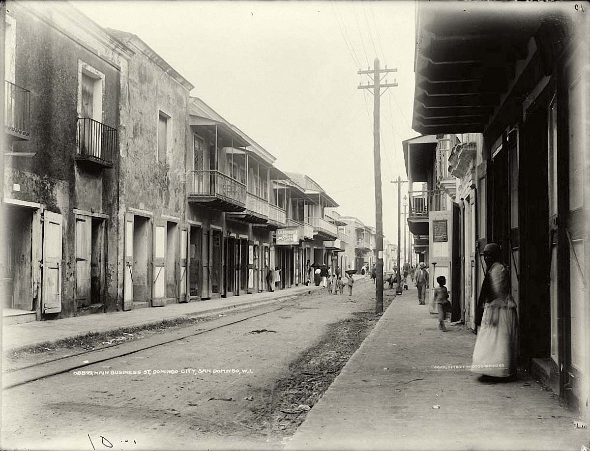 Santo Domingo. Main business street, circa 1900