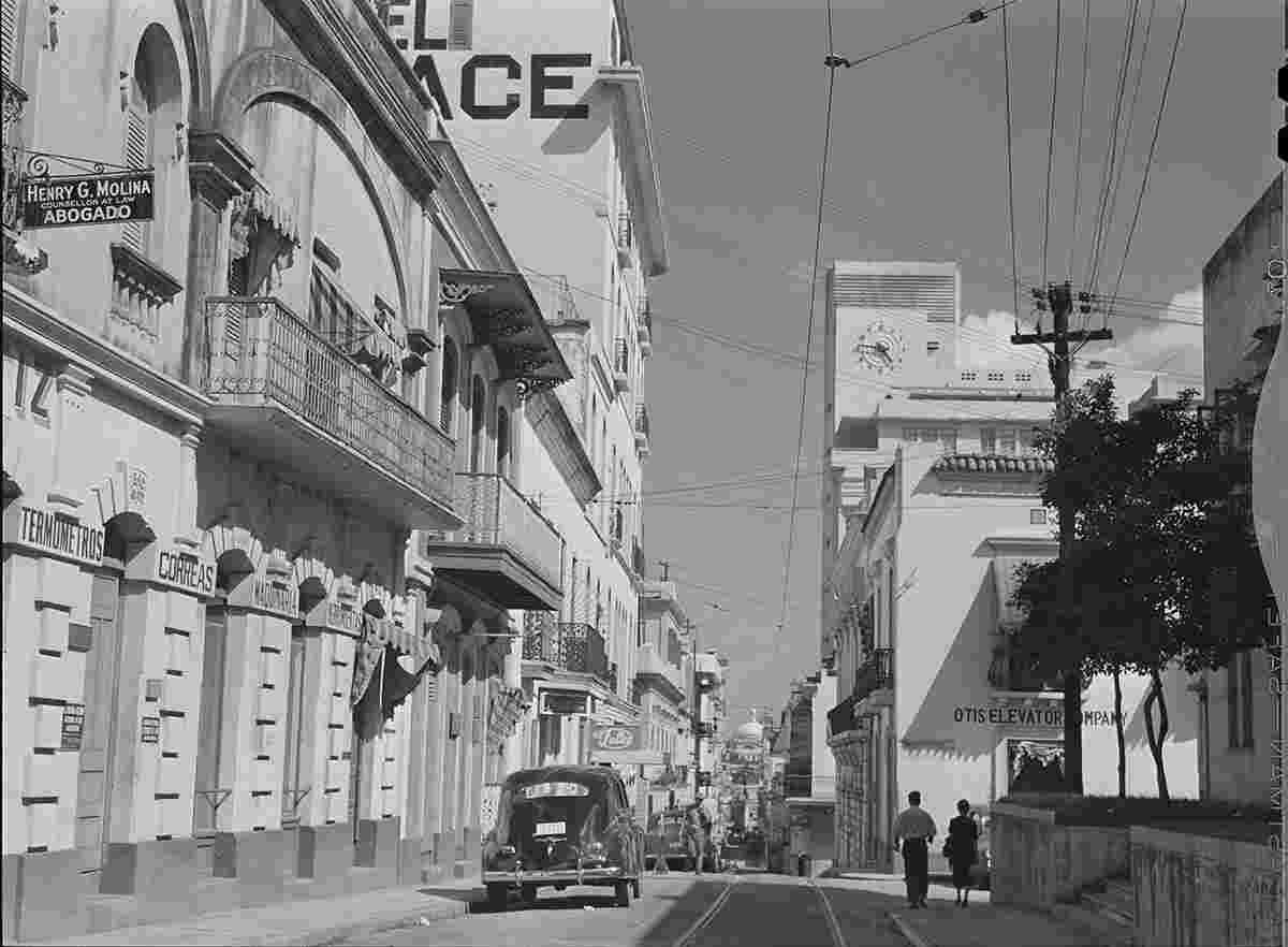 San Juan. A street in the shopping district, 1941
