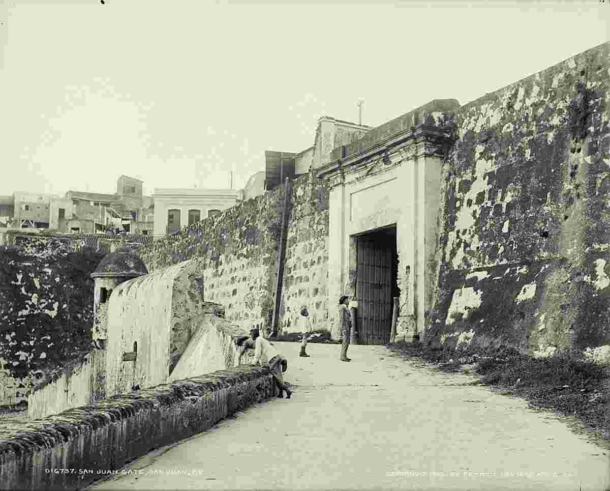 San Juan. City gate