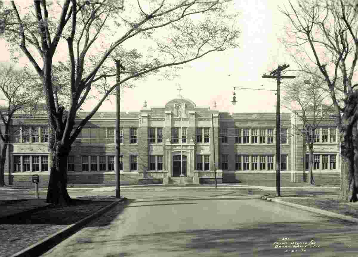 Baton Rouge. Catholic High School, 411 North Street, demolished in August 1967, photo 1930