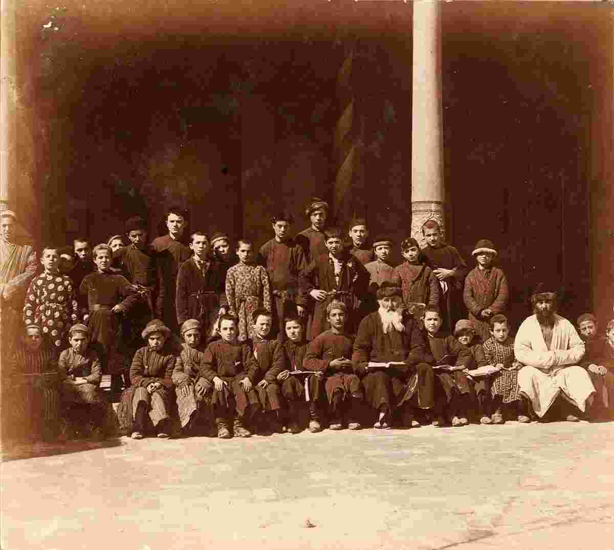 Samarkand. Pupils of a Jewish school with a teacher, 1905
