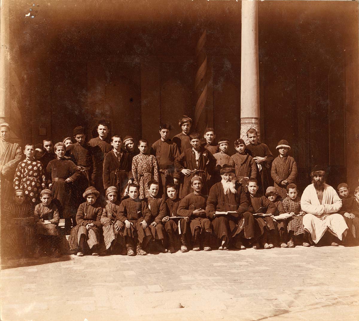 Samarkand. Pupils of a Jewish school with a teacher, 1905