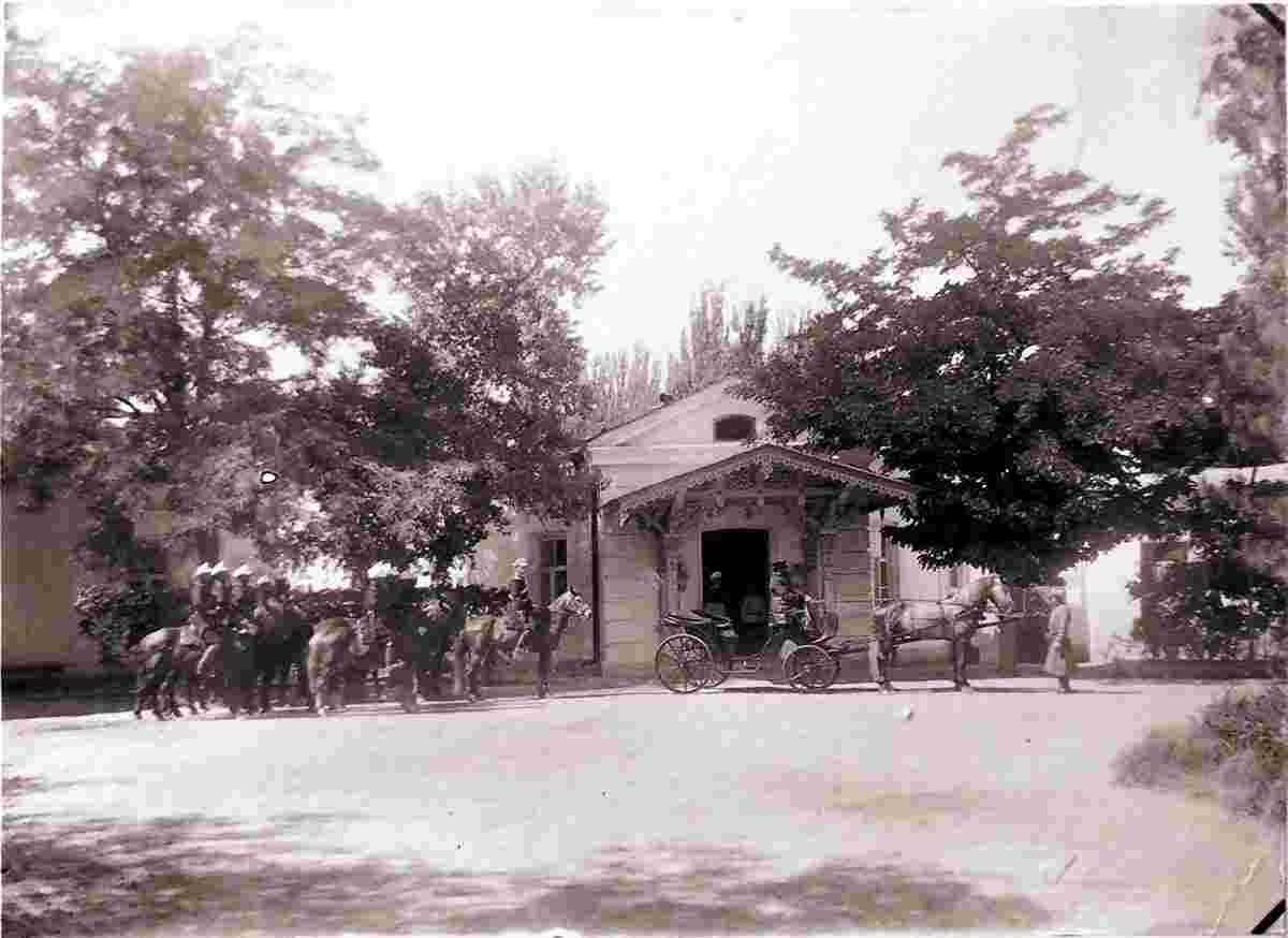 Tashkent. A carriage and guards in front of the Governor-General's House, 1898