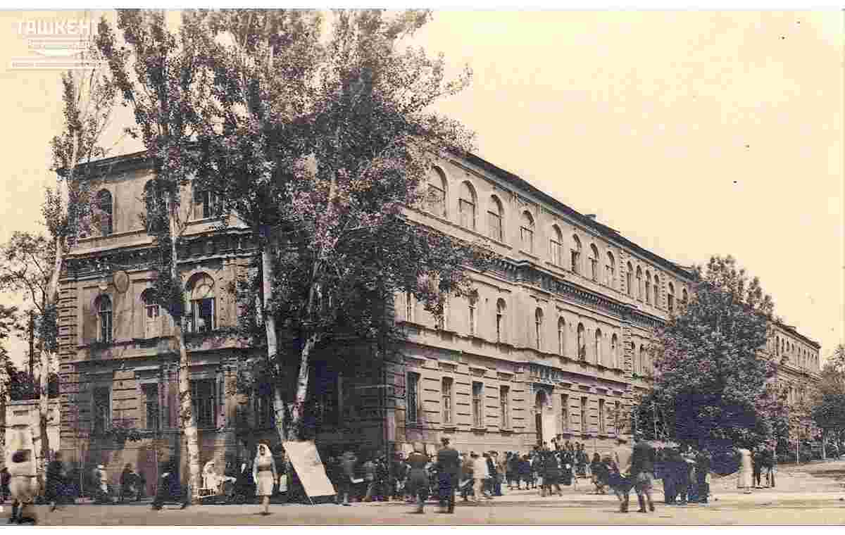 Tashkent. Middle Asian State University building, 1928