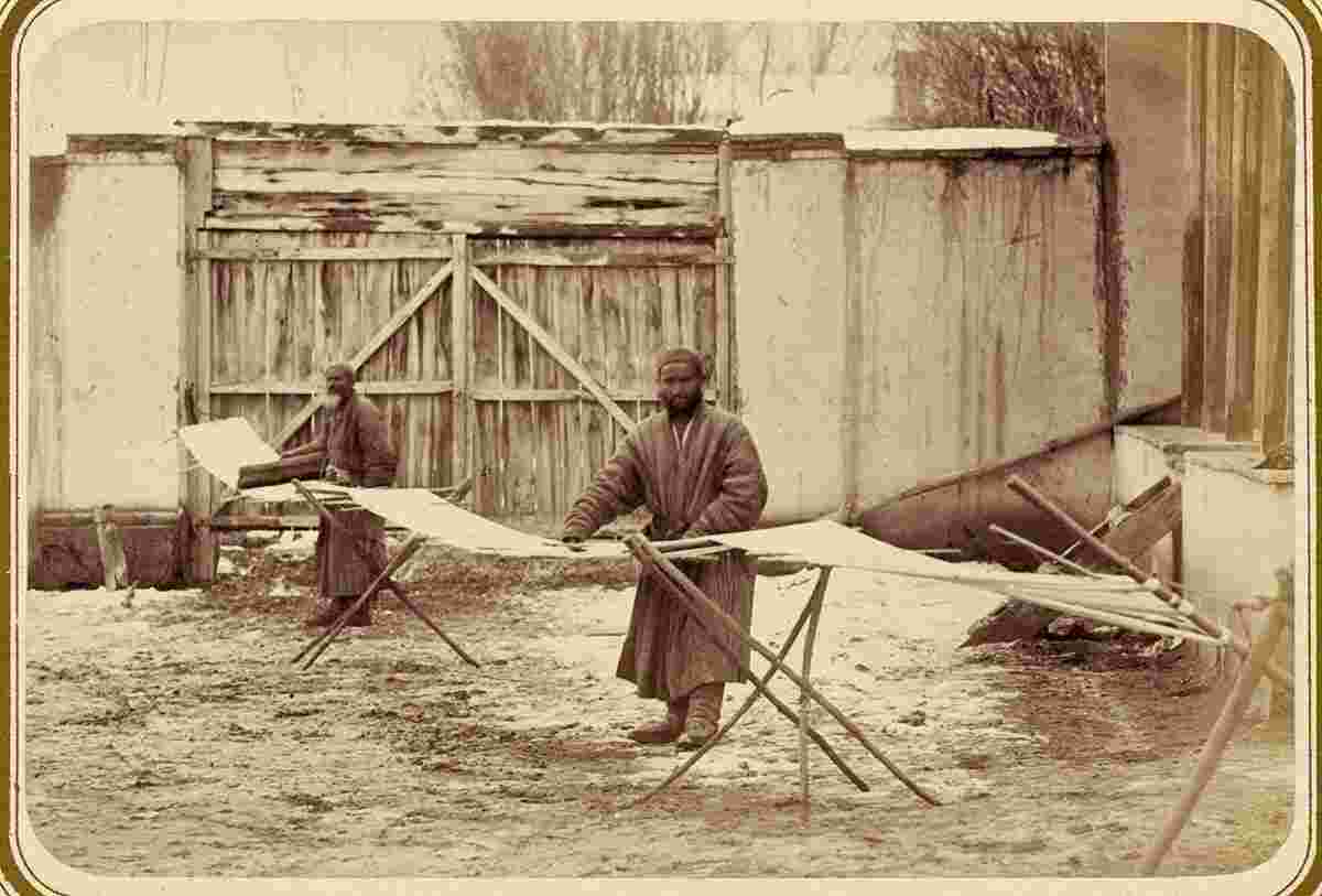Tashkent. Preparation of the base for cotton fabrics, between 1865 and 1872