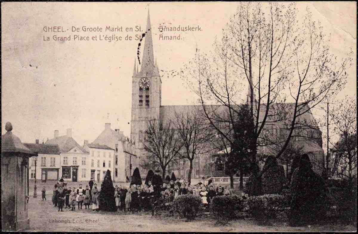 Geel. L'Église de St Amand et la Grand Place, 1910