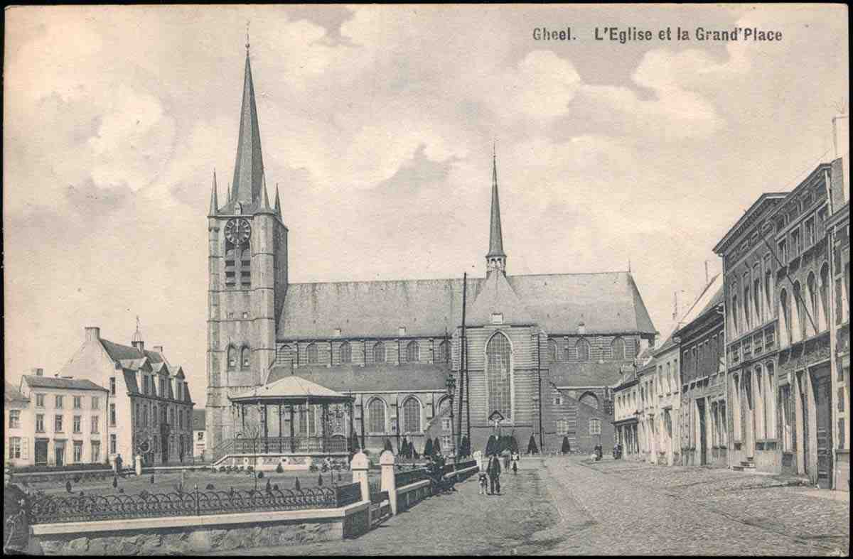 Geel. L'Église de St Amand et la Grand Place