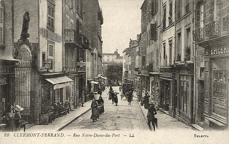 Clermont-Ferrand. Rue Notre-Dame-du-Port