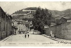 Grenoble. L'Avenue du Pont de Pierre