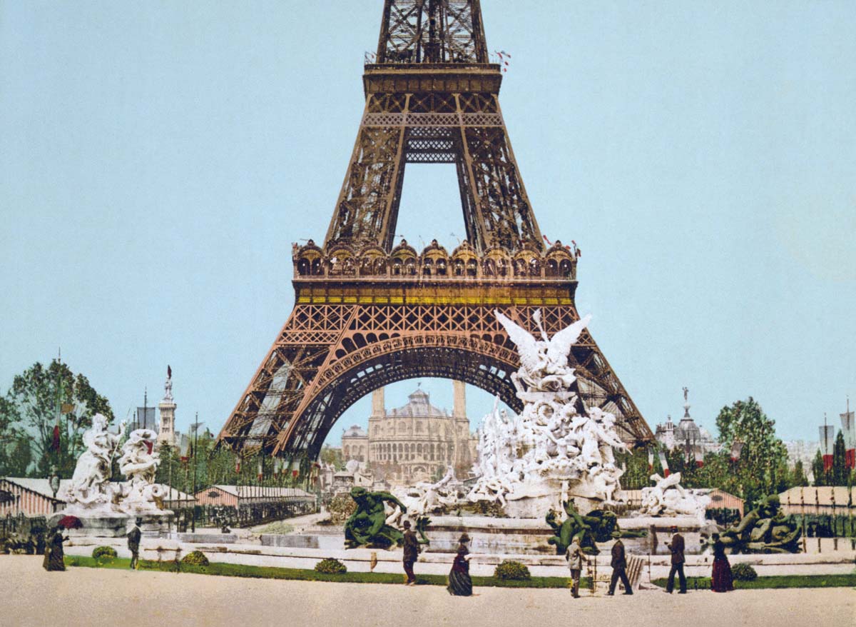 Paris. Universal Exhibition, 1900 - Eiffel Tower and fountain