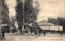 Perpignan. Quai Vauban et Café 'Le Palmarium'