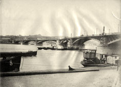 Budapest. Margaret Bridge and ships