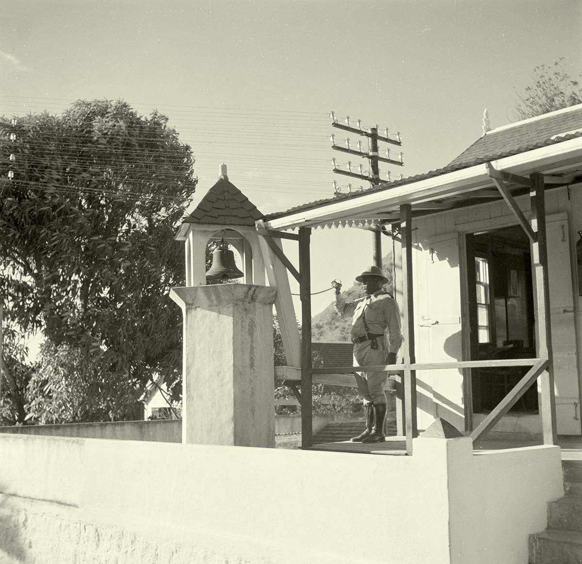The Bottom. Police station, 1947