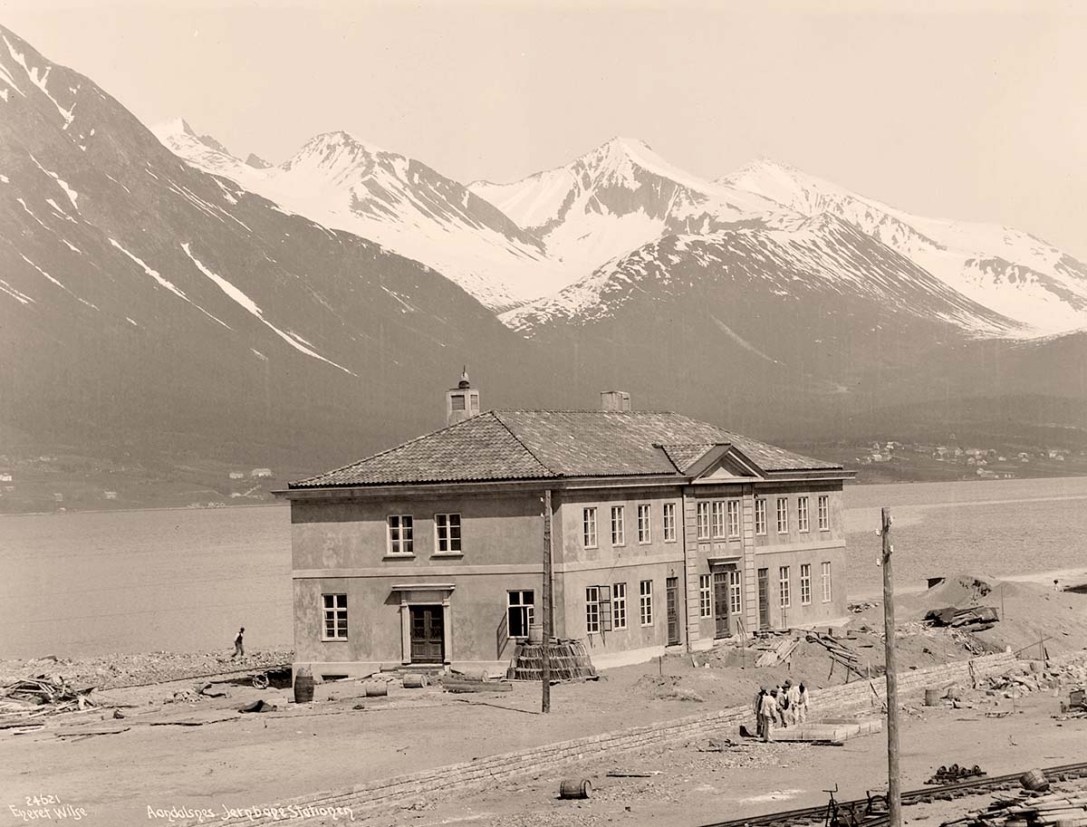 Åndalsnes. Railway station, 1924
