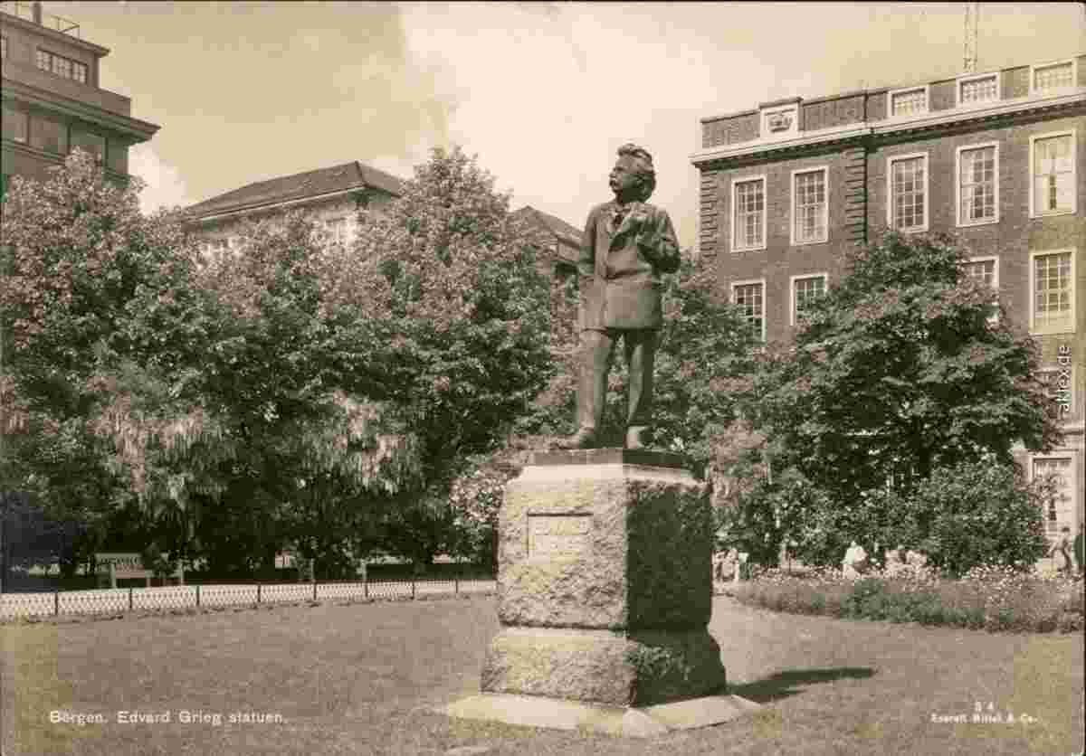 Bergen. Statue to Edvard Hagerup Grieg