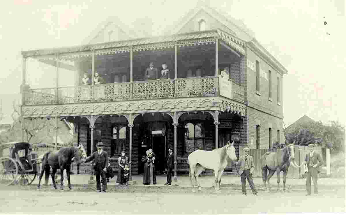 Albury. Cass's Hotel - The Railway Commercial Hotel, 1900s