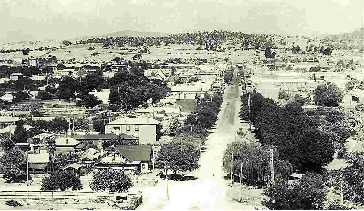 Albury. Looking down Dean Street from Monument Hill, circa 1920-1930s