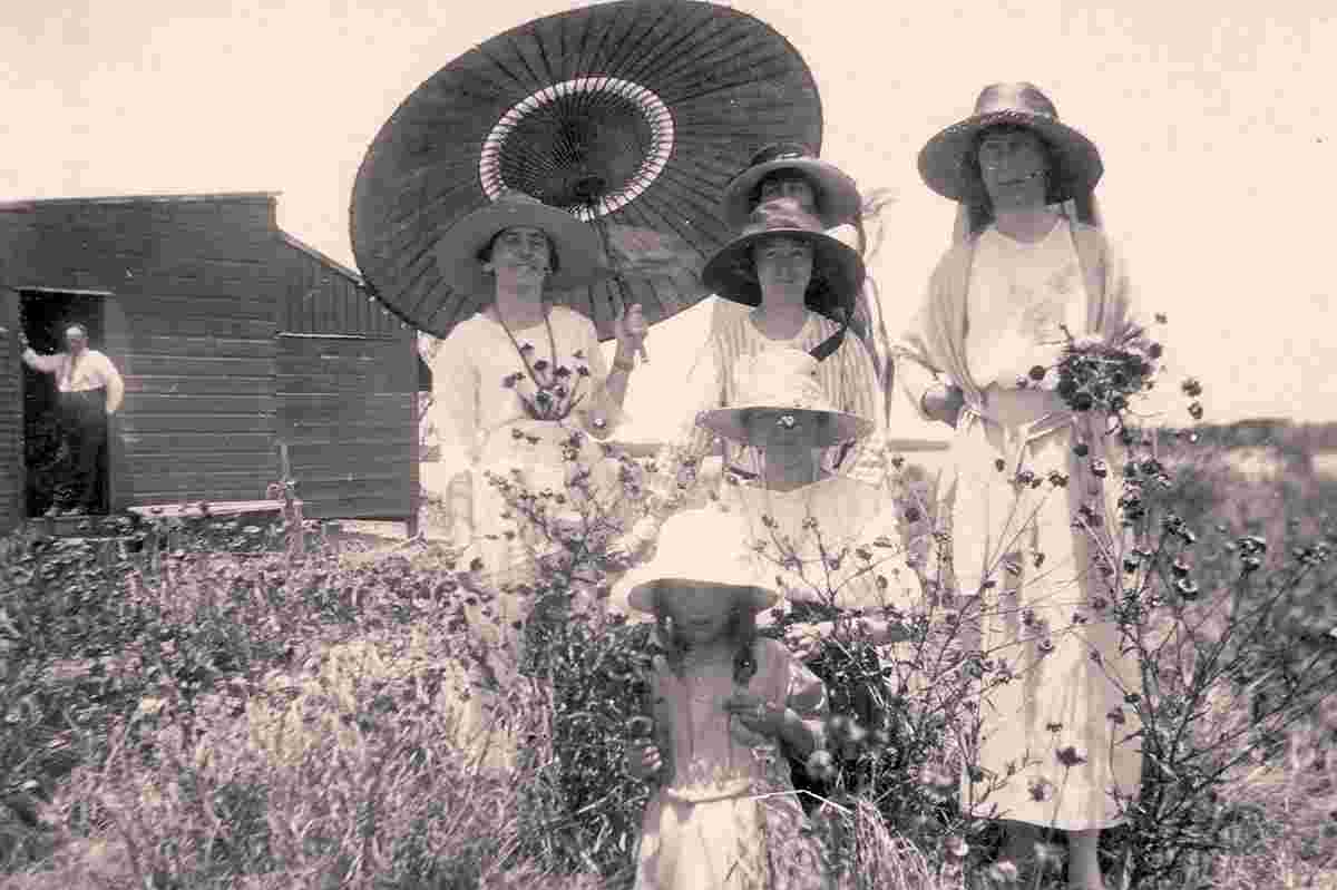 Bargara–Innes Park. Group of women visiting Sandhills, now known as Bargara, 1919