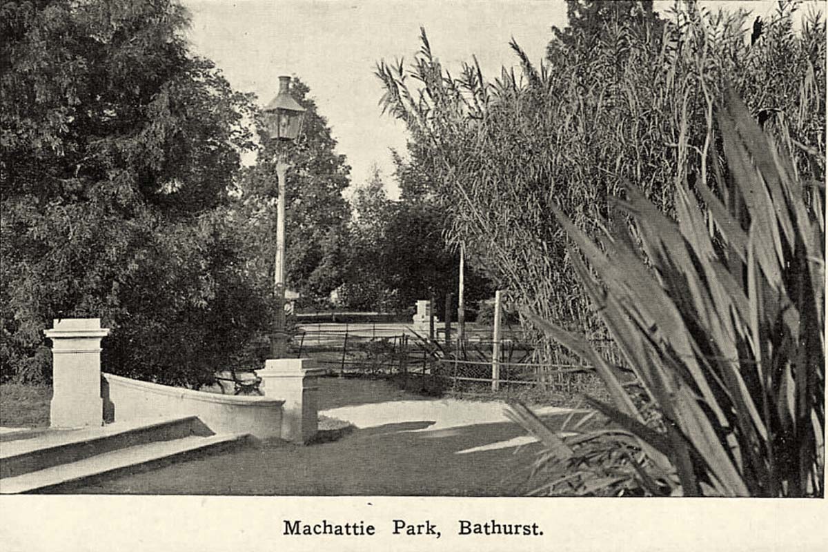 Bathurst. Machattie Park, Gas Lamps, circa 1910