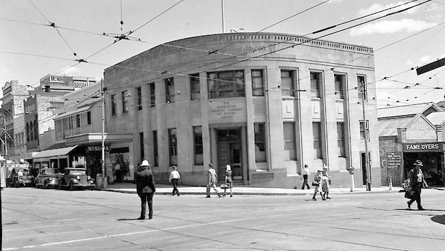 Brisbane. The Commerical Bank building on the corner of Brunswick and Ann streets