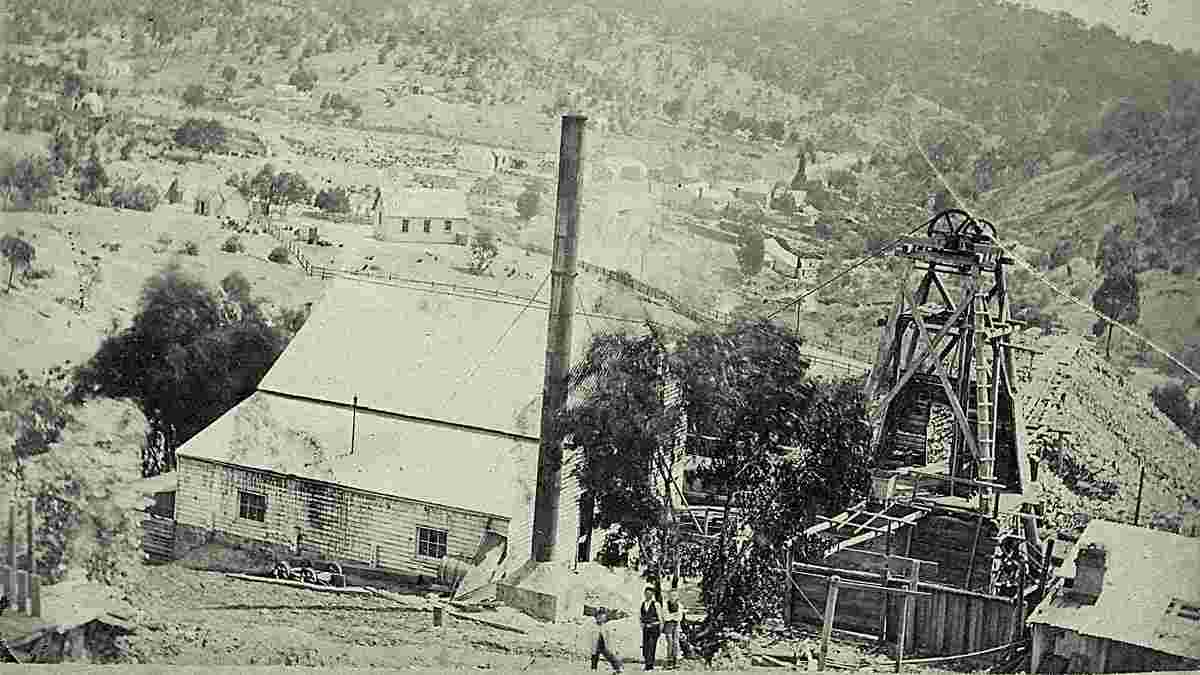 Broadford. Gold Mining in Reedy Creek, circa 1890