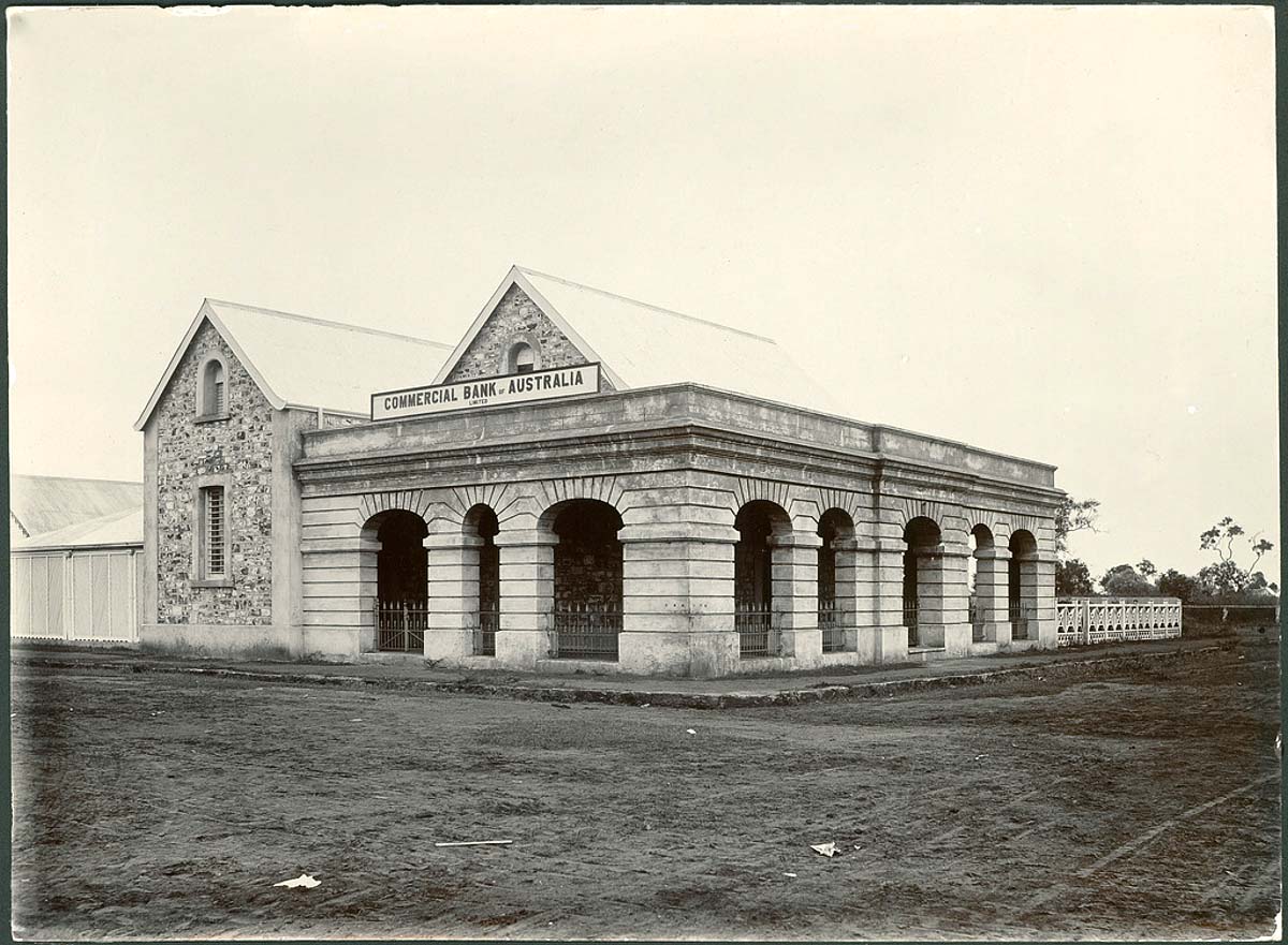 Darwin. Commercial Bank on corner of Smith and Bennett streets, 1887