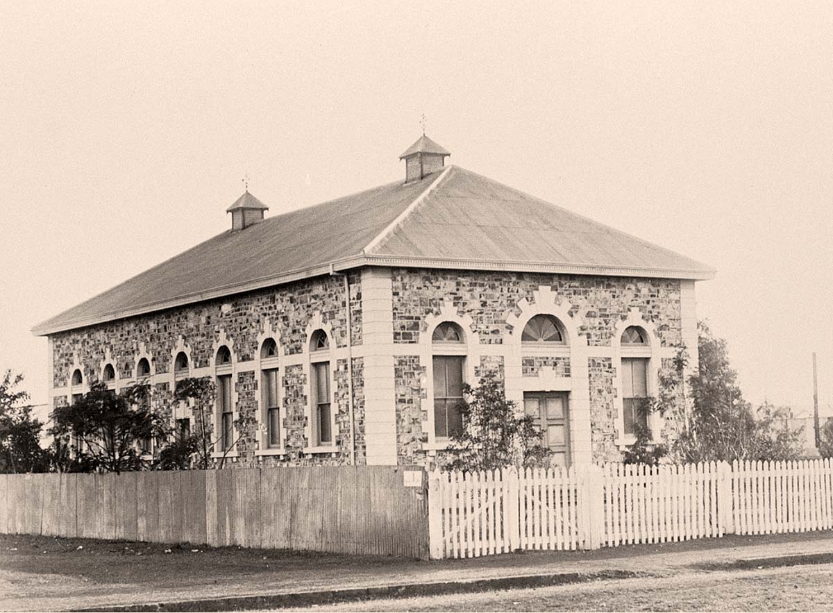 Darwin. Town Hall, 1895
