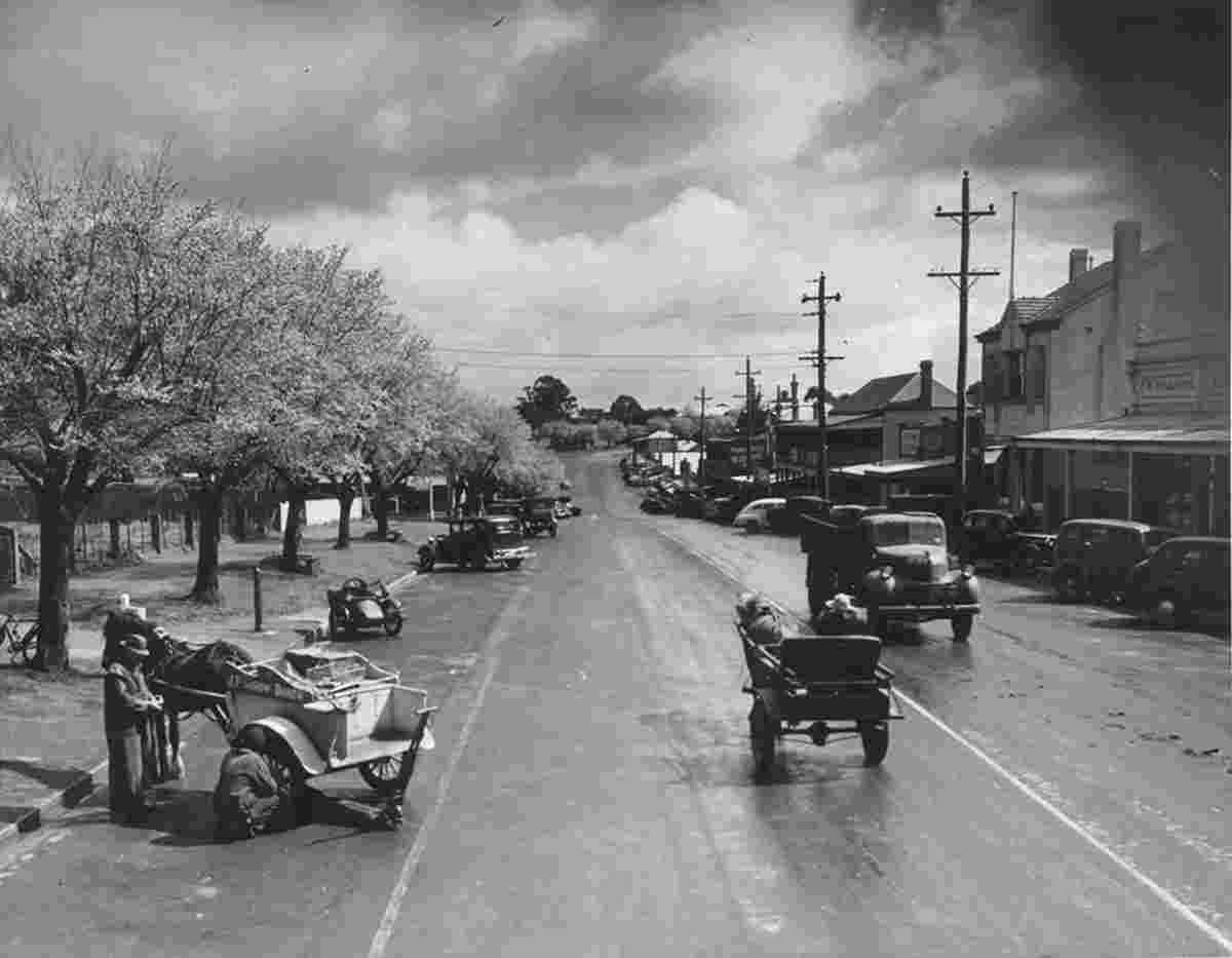 Drouin.Main Street, 1944