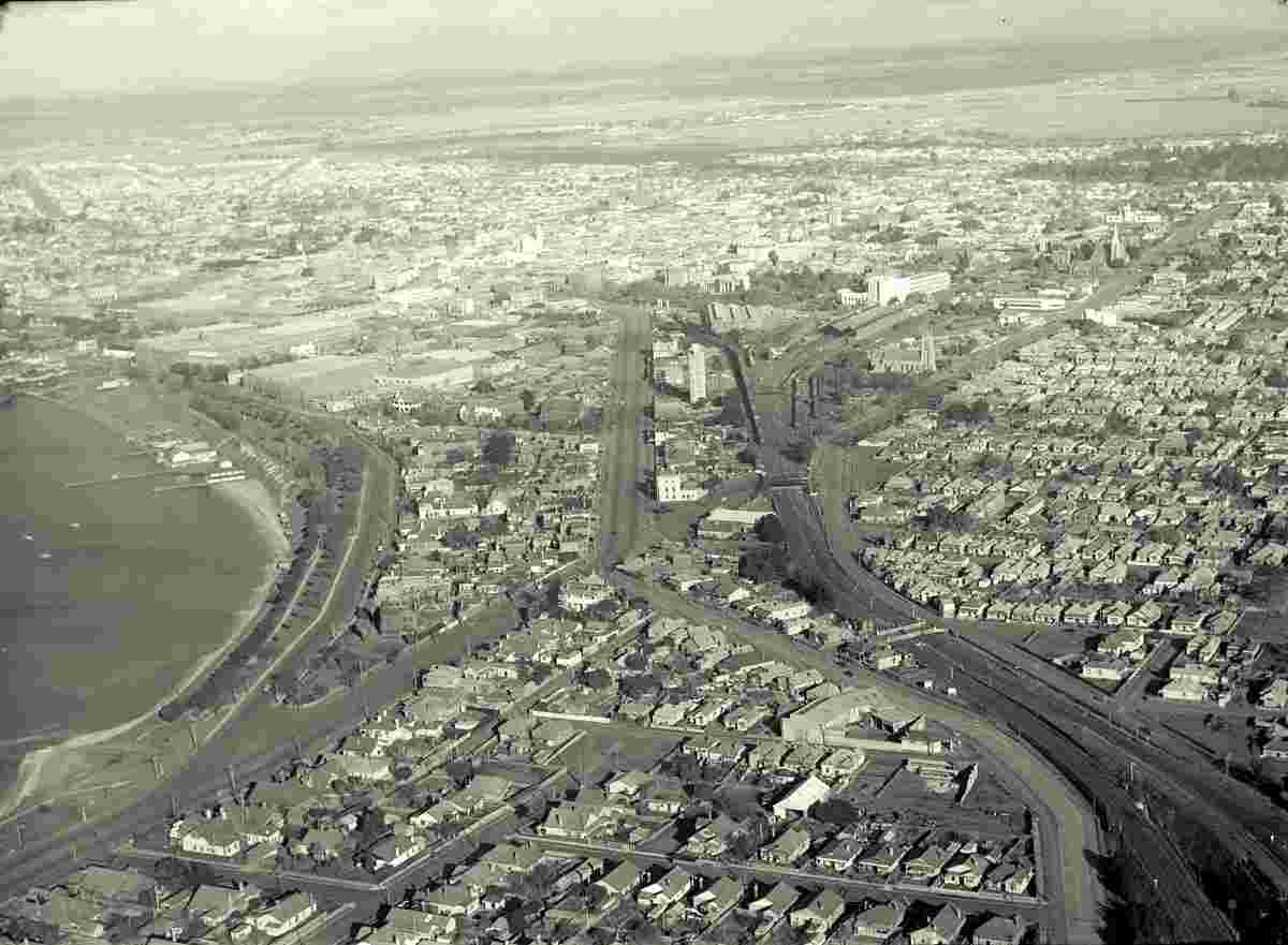Geelong. Panorama of city, 1948