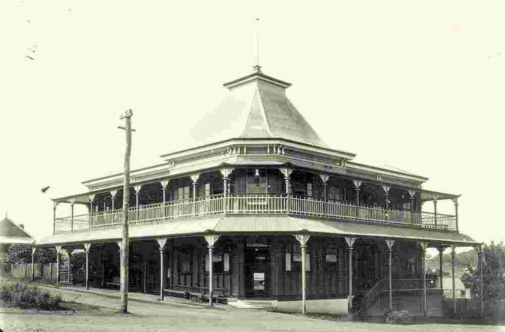 Gladstone. Blue Bell Hotel, circa 1916