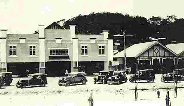 Gold Coast. De-Luxe Theatre, 1930