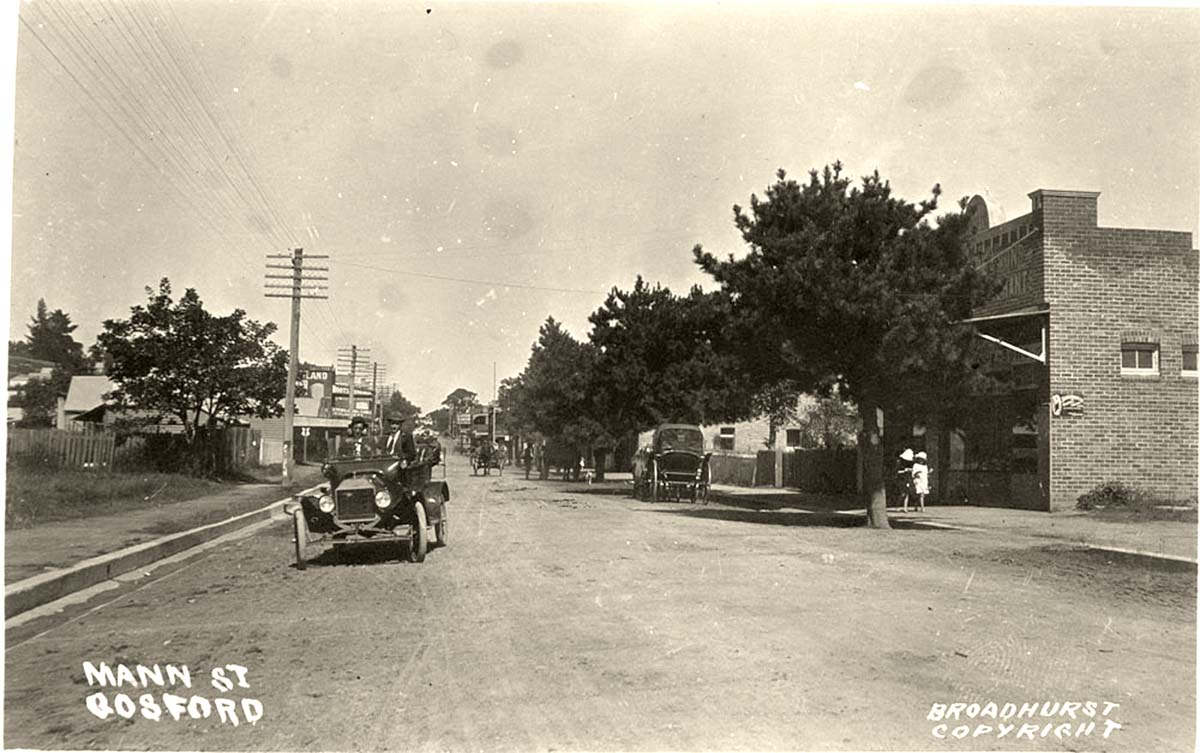 Gosford. Mann Street, between 1900 and 1927