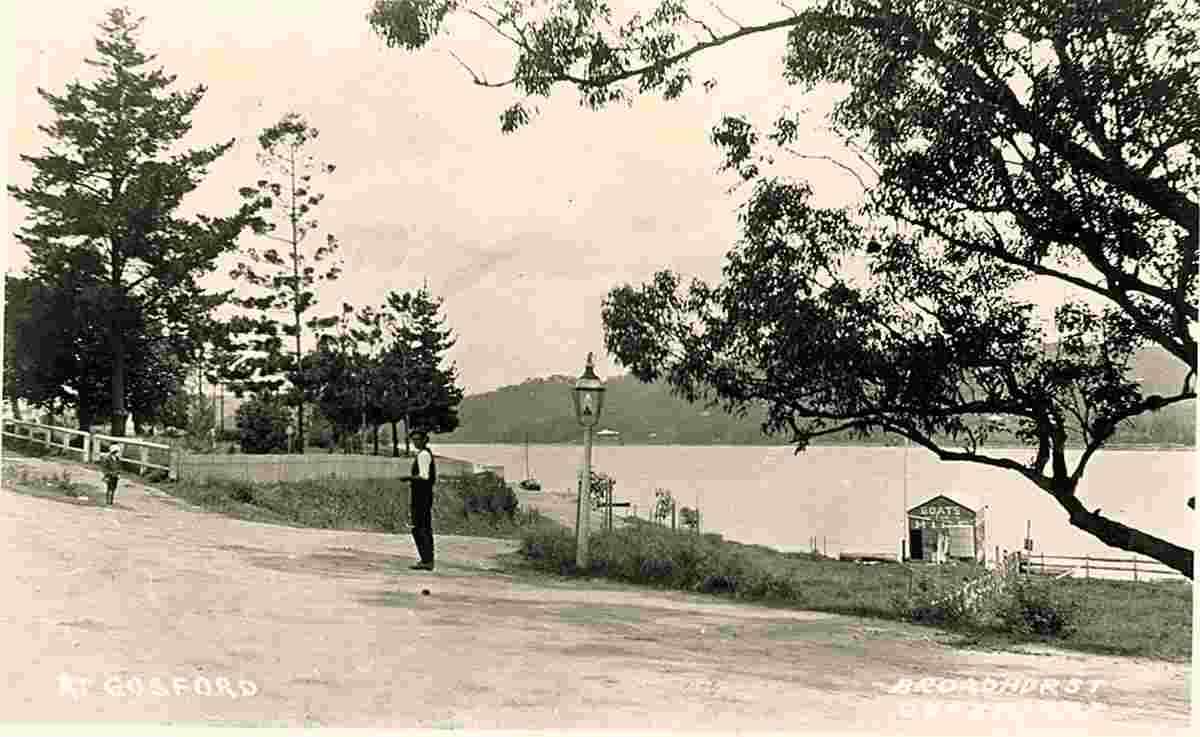 Gosford. Panorama of the road