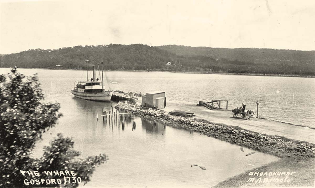 Gosford. The Wharf, between 1900 and 1927