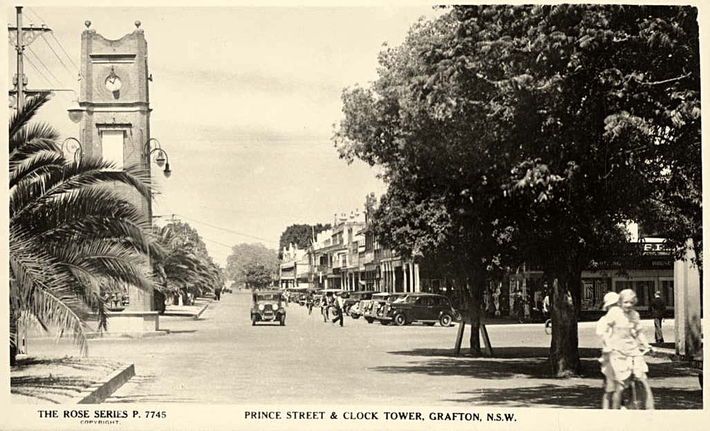 Grafton. Prince Street and clock tower