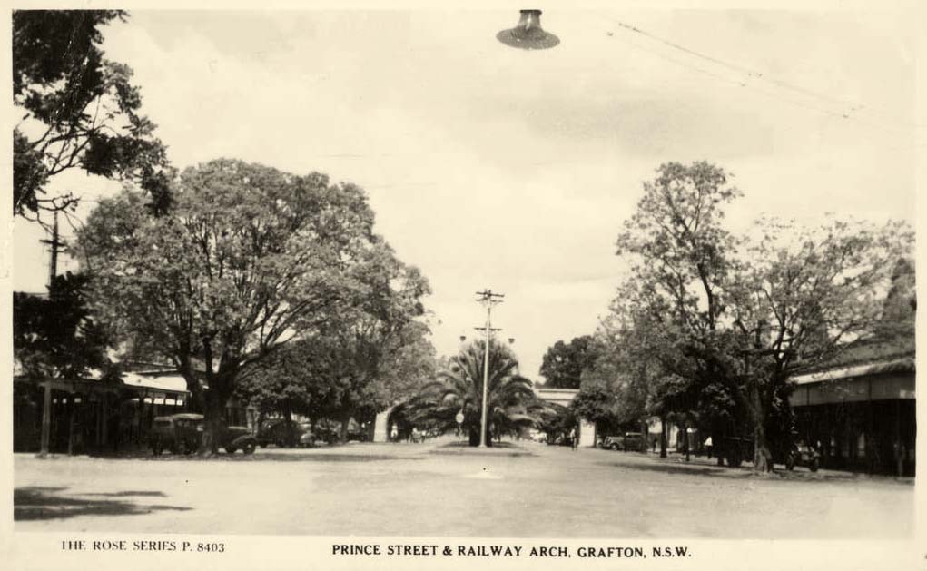 Grafton. Prince Street and Railway Arch