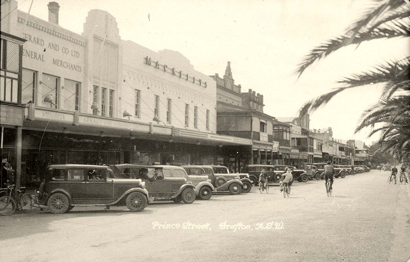 Grafton. View along Prince Street with parked cars, 1939