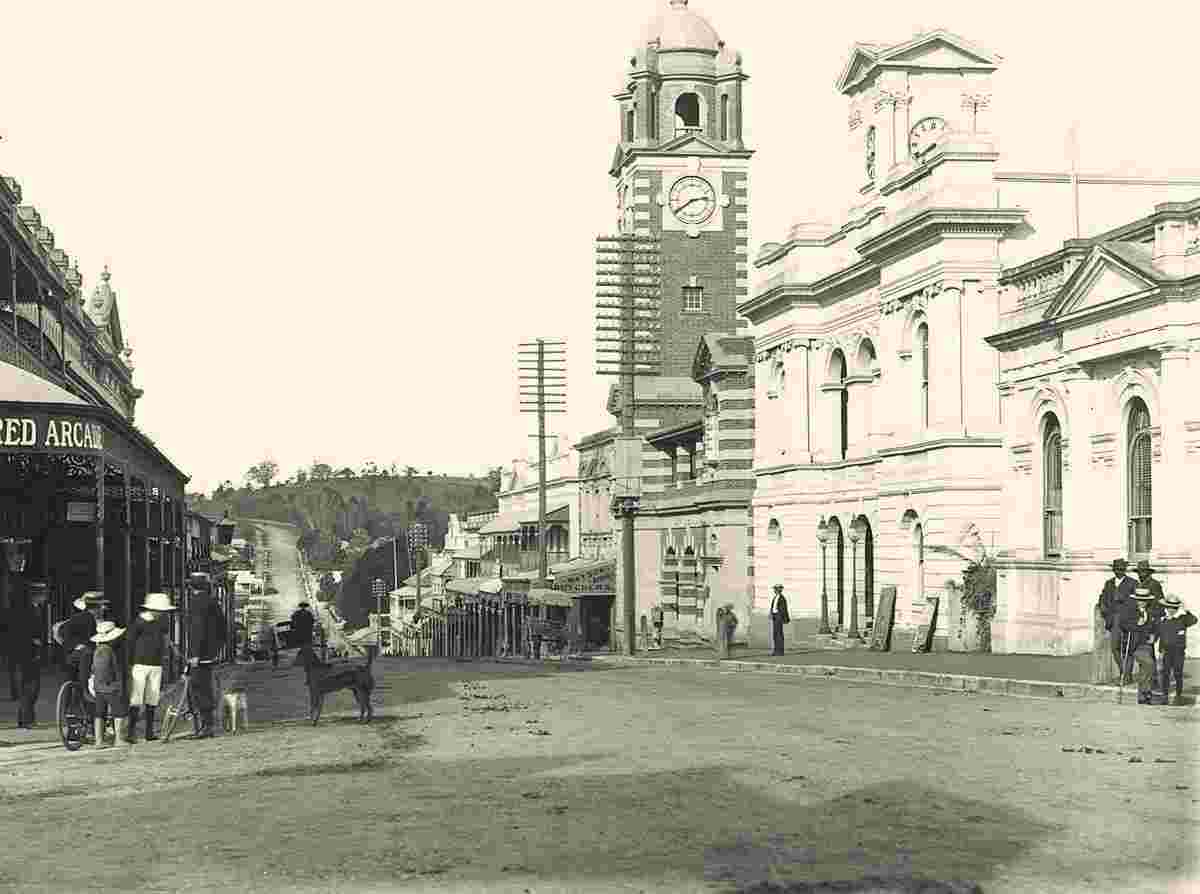 Ipswich. Brisbane Street, looking towards Limestone Hill, 1904