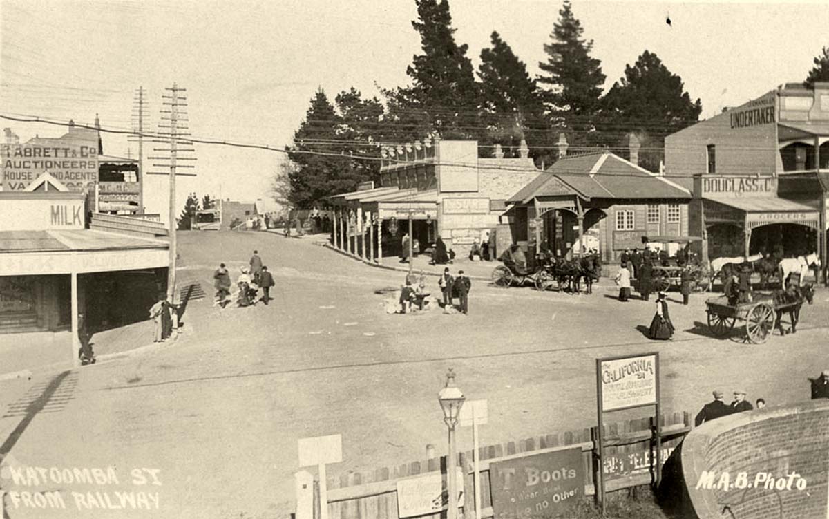 Katoomba. Katoomba Street from Railway, between 1900 and 1927