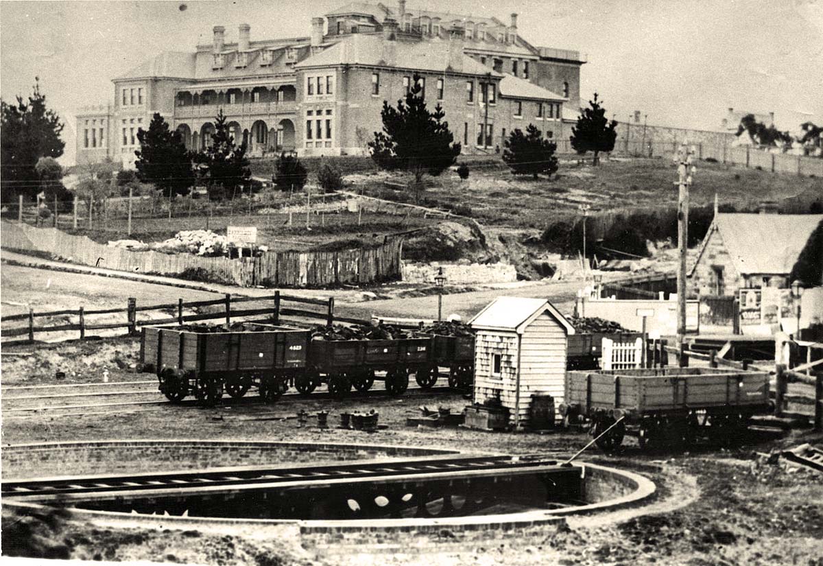 Katoomba. Railway Station and Carrington Hotel, 1885