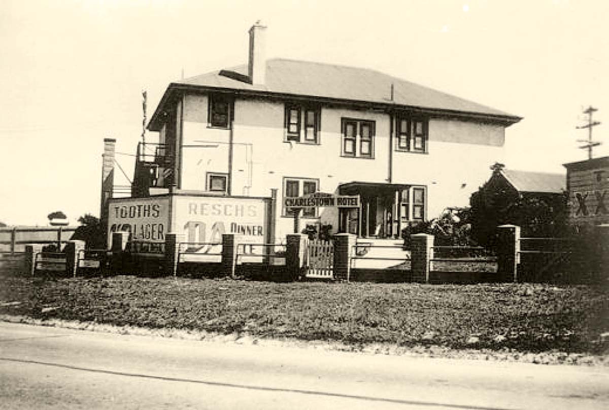 Lake Macquarie. Charlestown Hotel, 1941