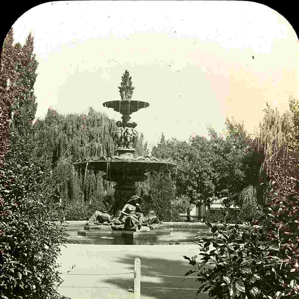 Launceston. Fountain Princess Square
