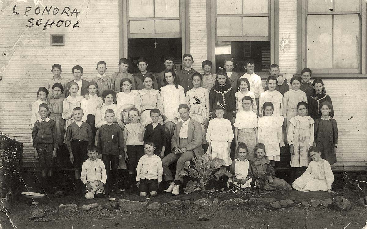 Leonora School, circa 1909