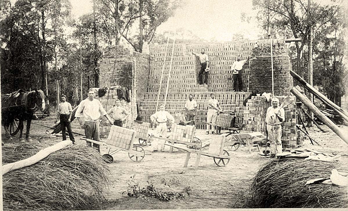 Maitland. Brickmaking East Maitland Pottery, 1885