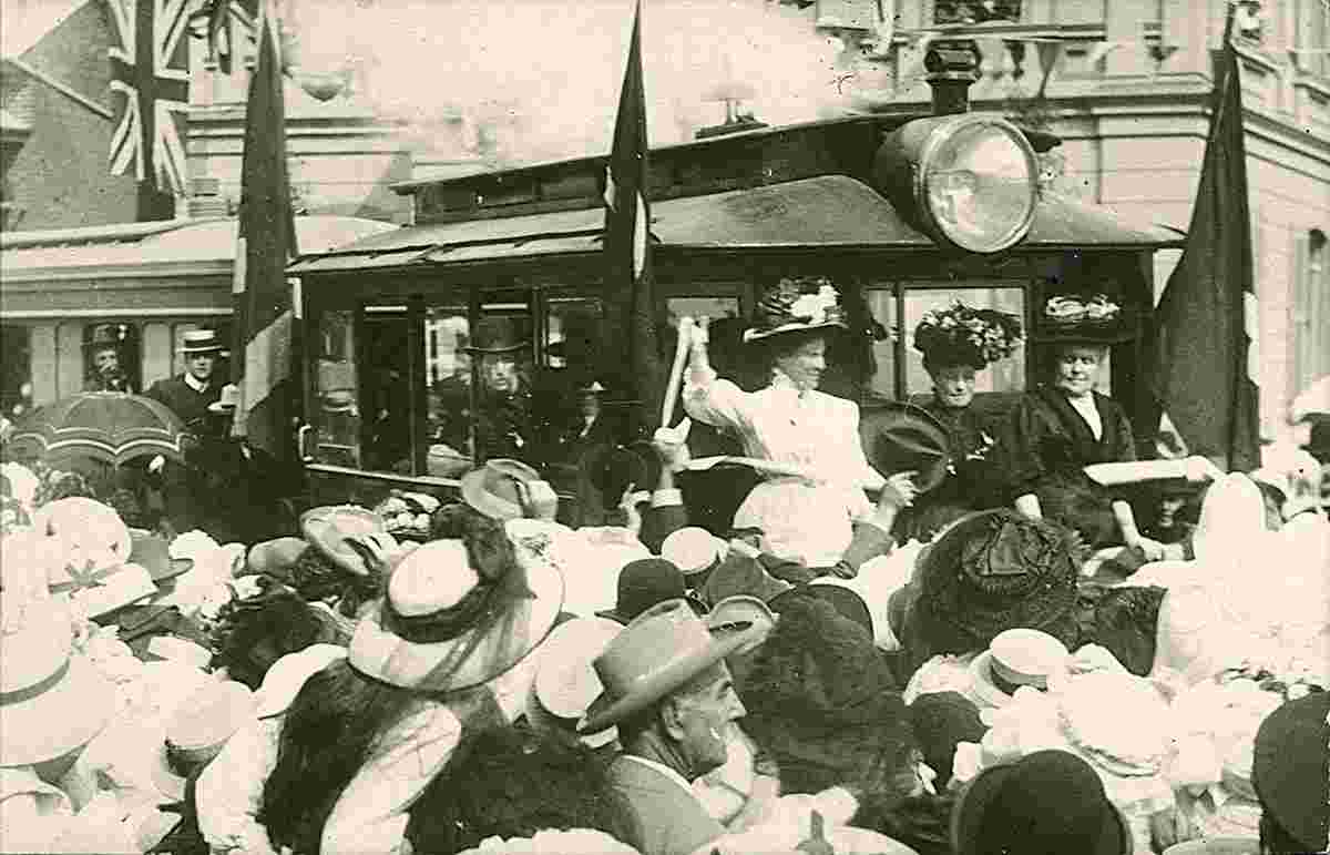 Maitland. Opening first tram