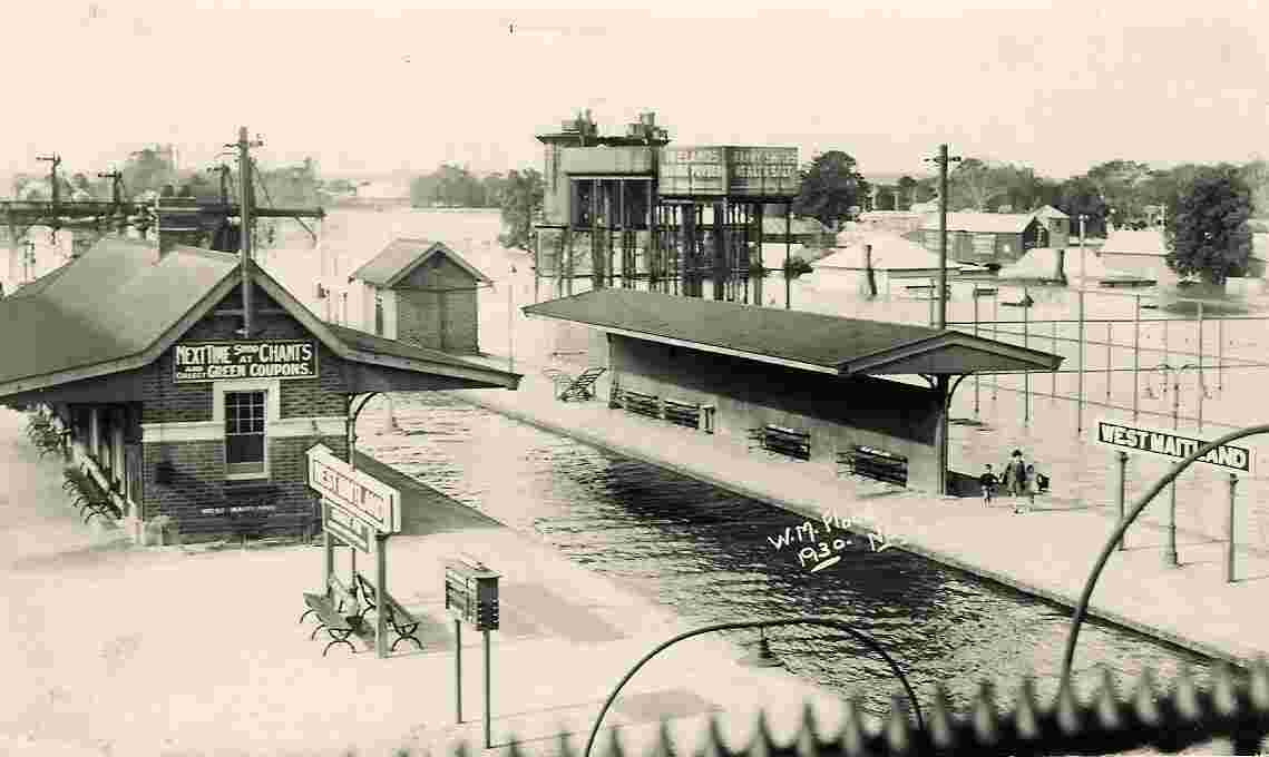 West Maitland station, flood in 1930