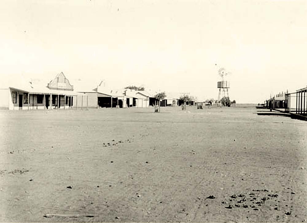 Meekatharra. A deserted Main Street, circa 1914